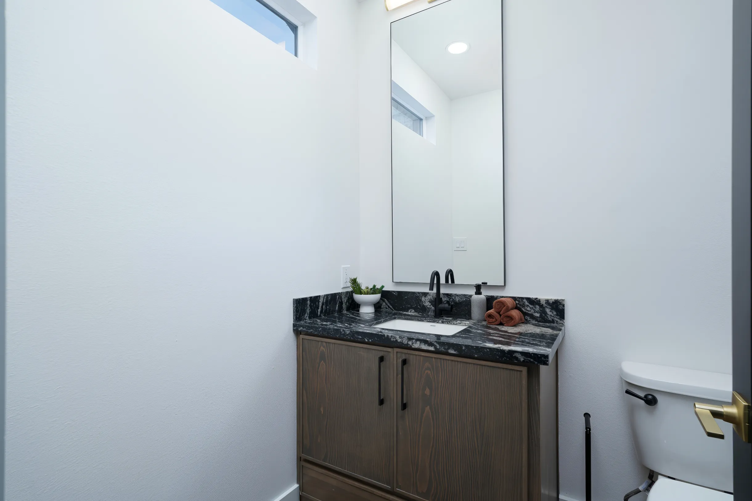 Near Frio~Free Golf~Pool~Hot tub~2 Kitchens~For 30 • White Horse Frio #9