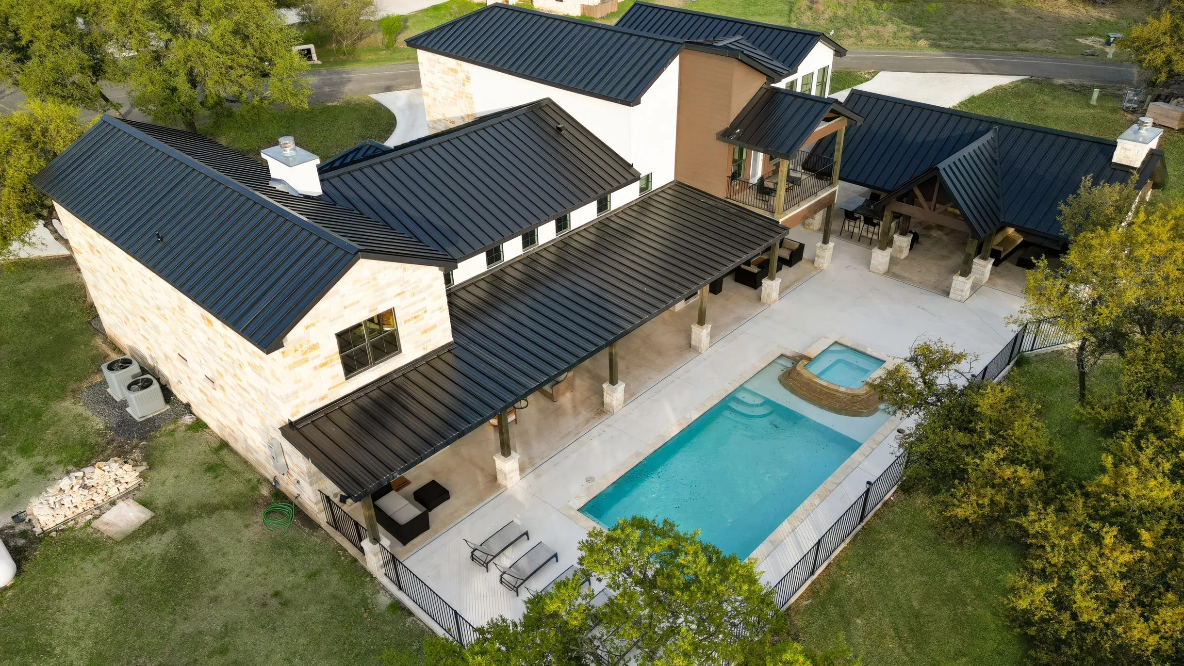 Near Frio~Free Golf~Pool~Hot tub~2 Kitchens~For 30 • White Horse Frio #46