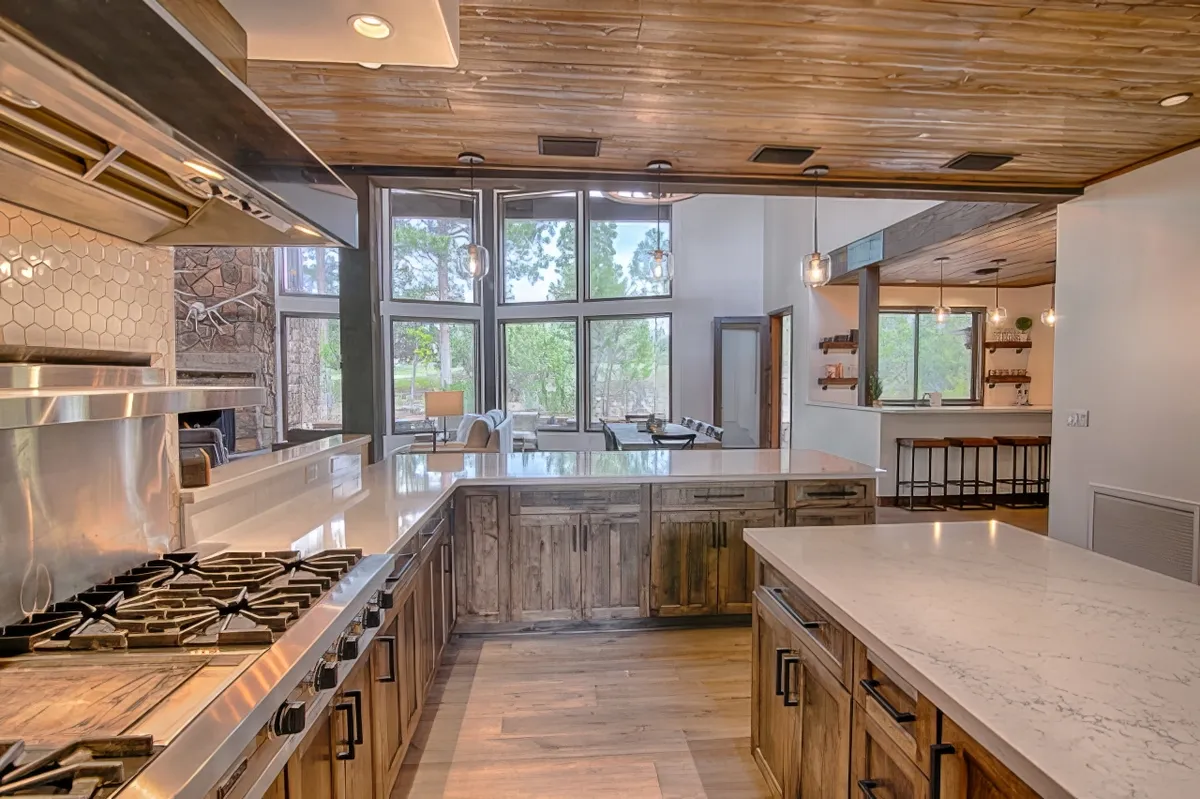 Wander Show Low Retreat