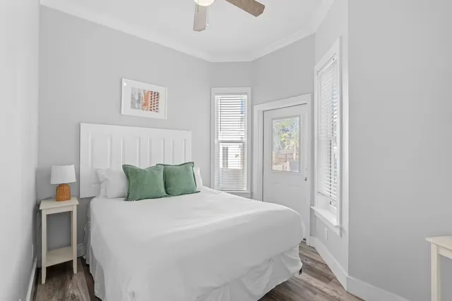 Bedroom 5 image 1
