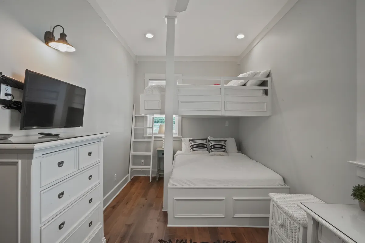 Bunk Bedroom 1 image