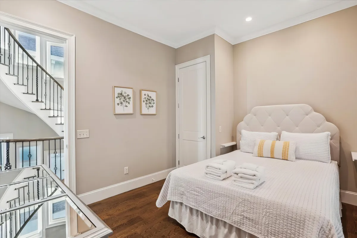 Bedroom 5 image