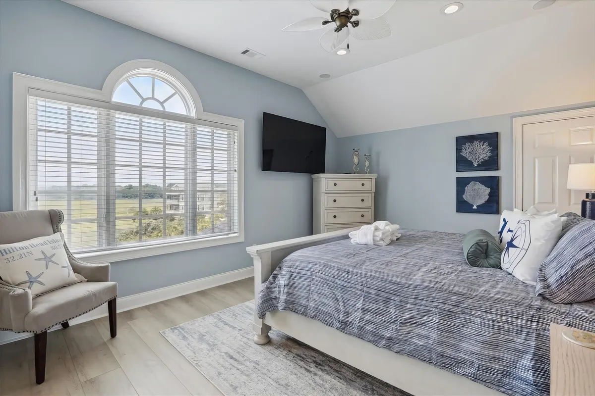 Bedroom 5 image