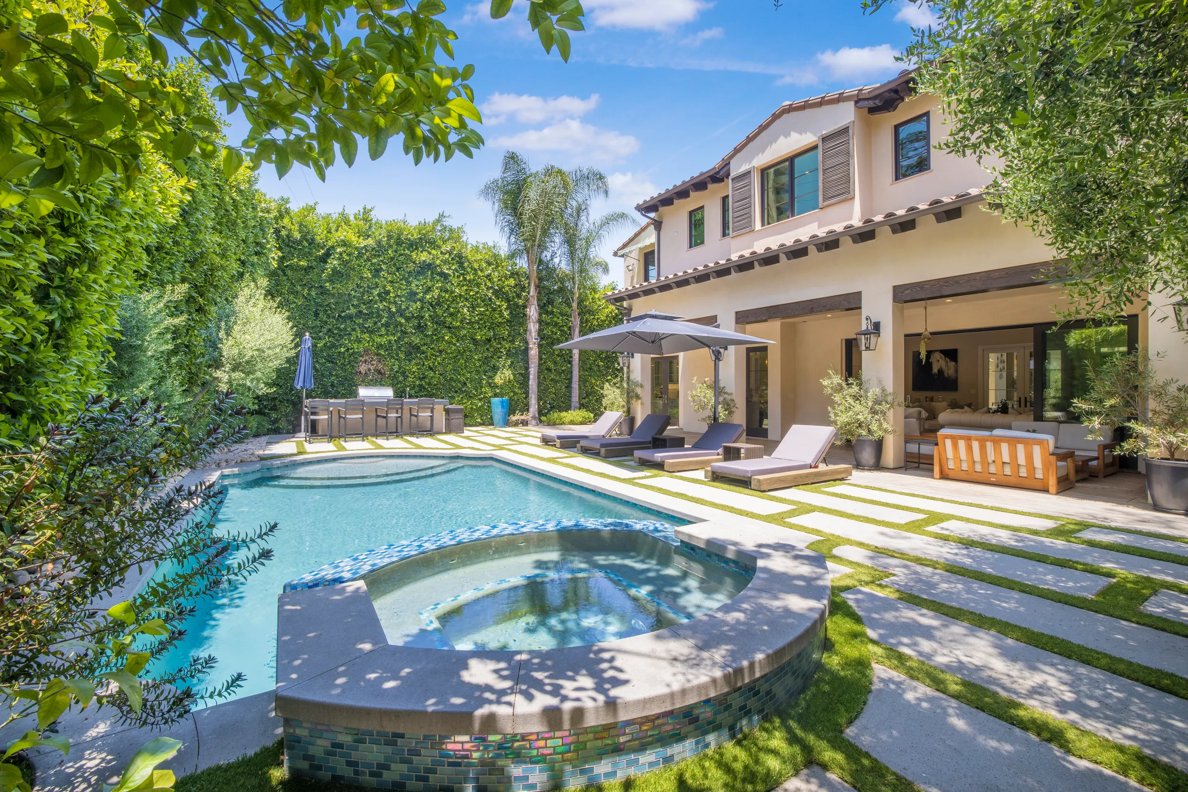 Wander Beverly Hills Glow #60