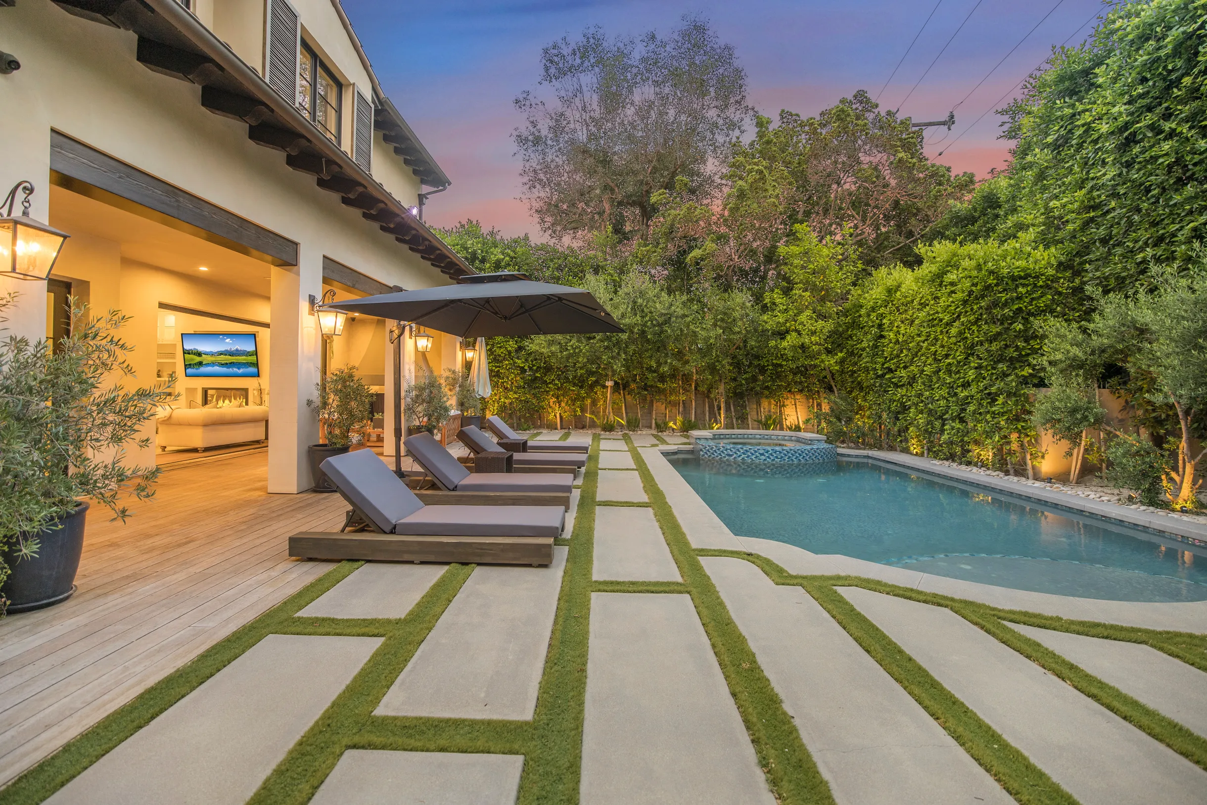 Wander Beverly Hills Glow #33