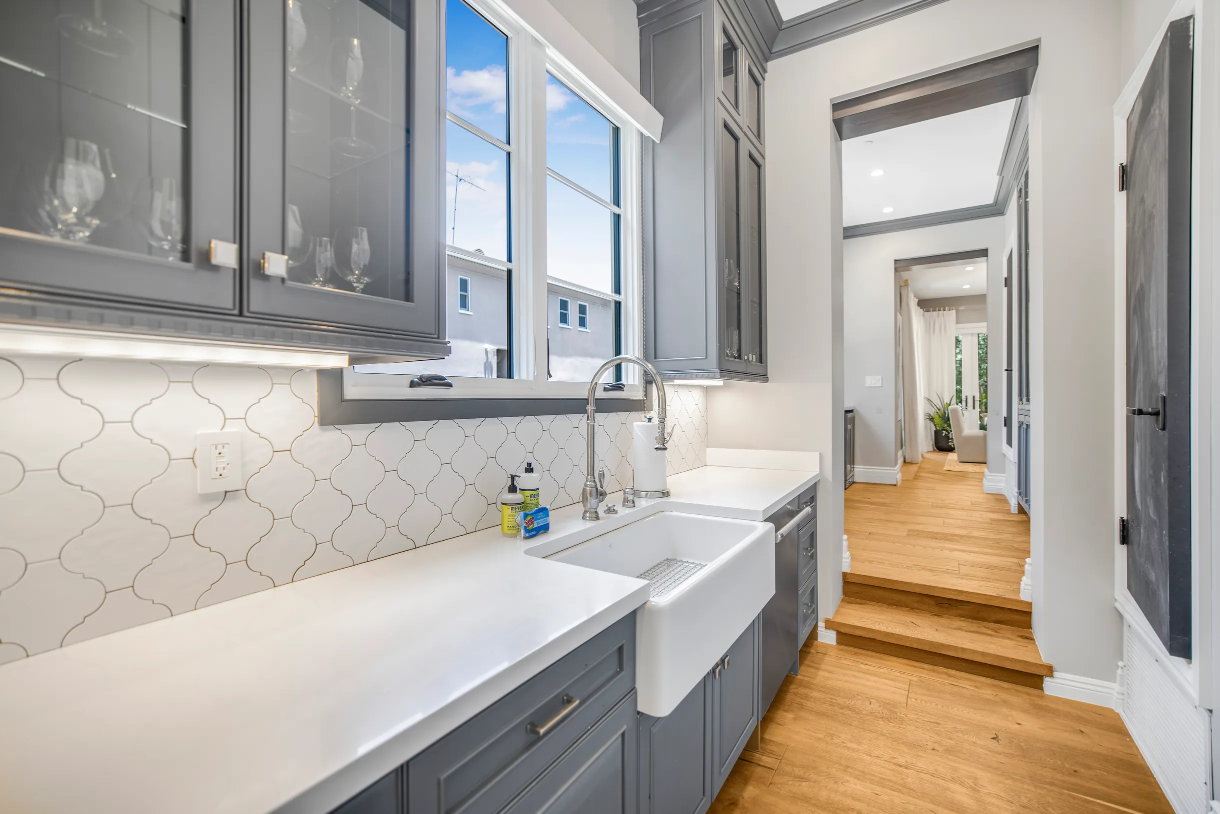 Wander Beverly Hills Glow #66