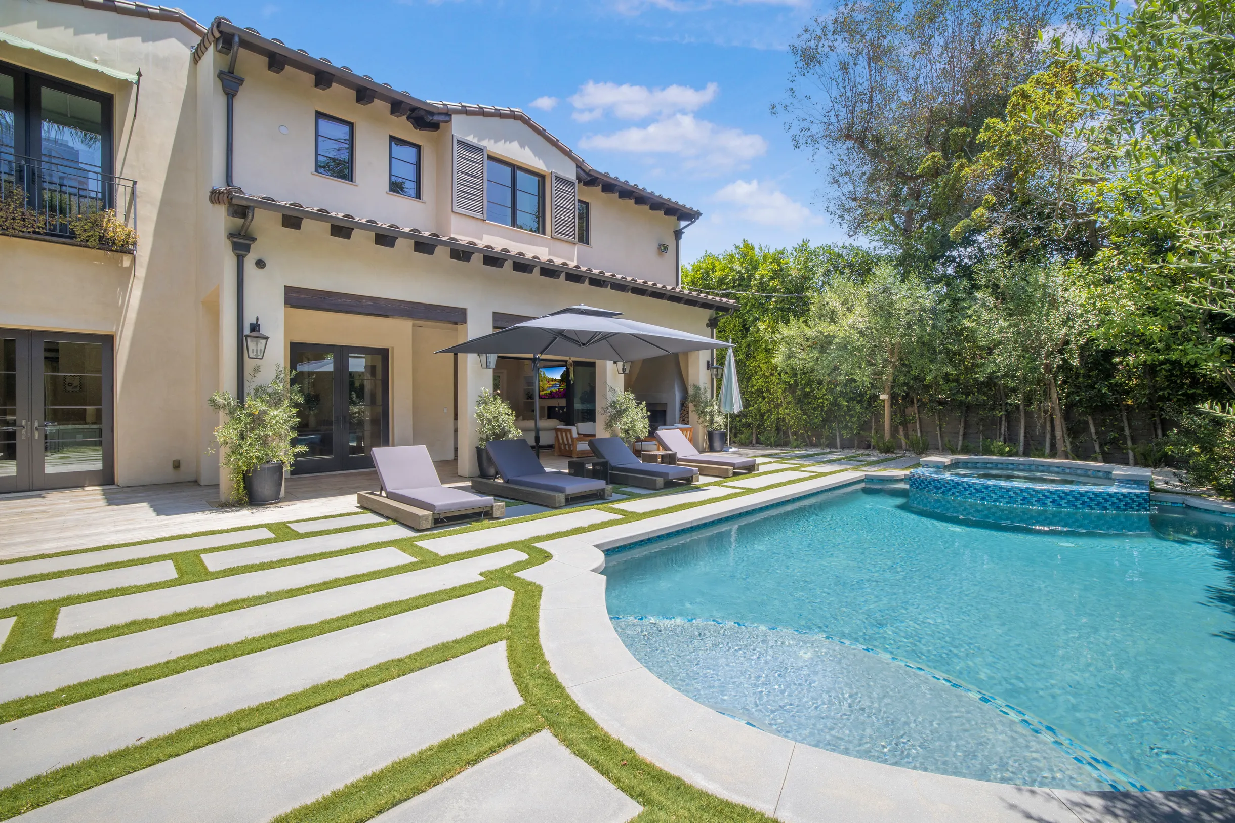 Wander Beverly Hills Glow #54