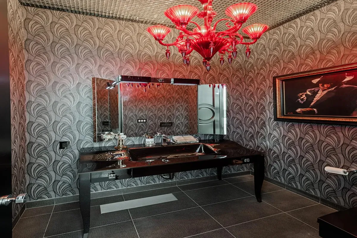 Wander West Hollywood Royale #6