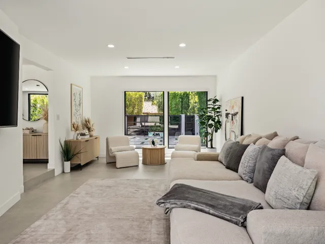 Wander Los Angeles Modern #20