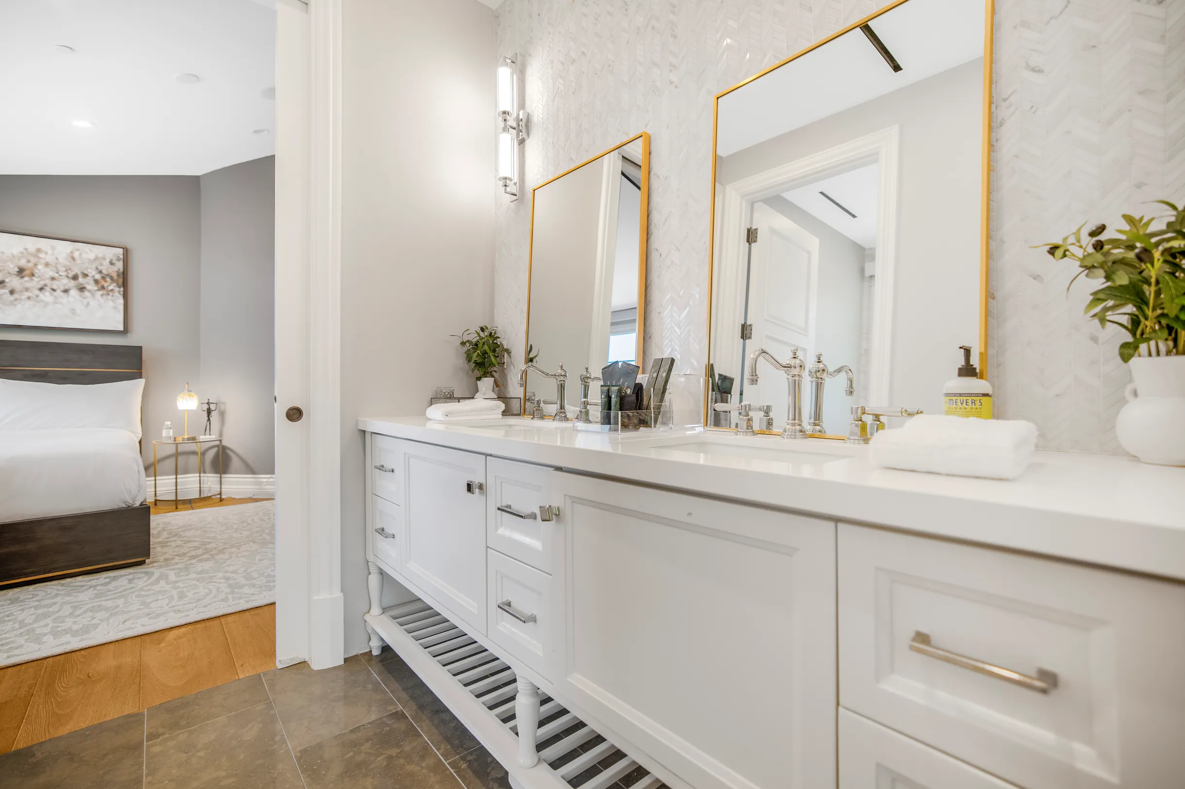 Wander Beverly Hills Glow #24