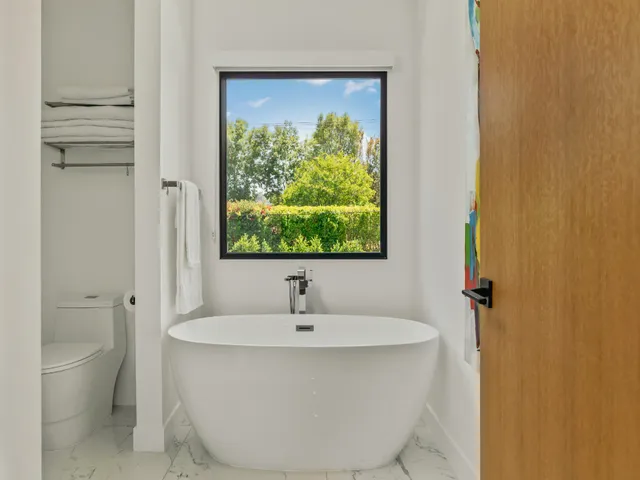 Wander Los Angeles Modern #14