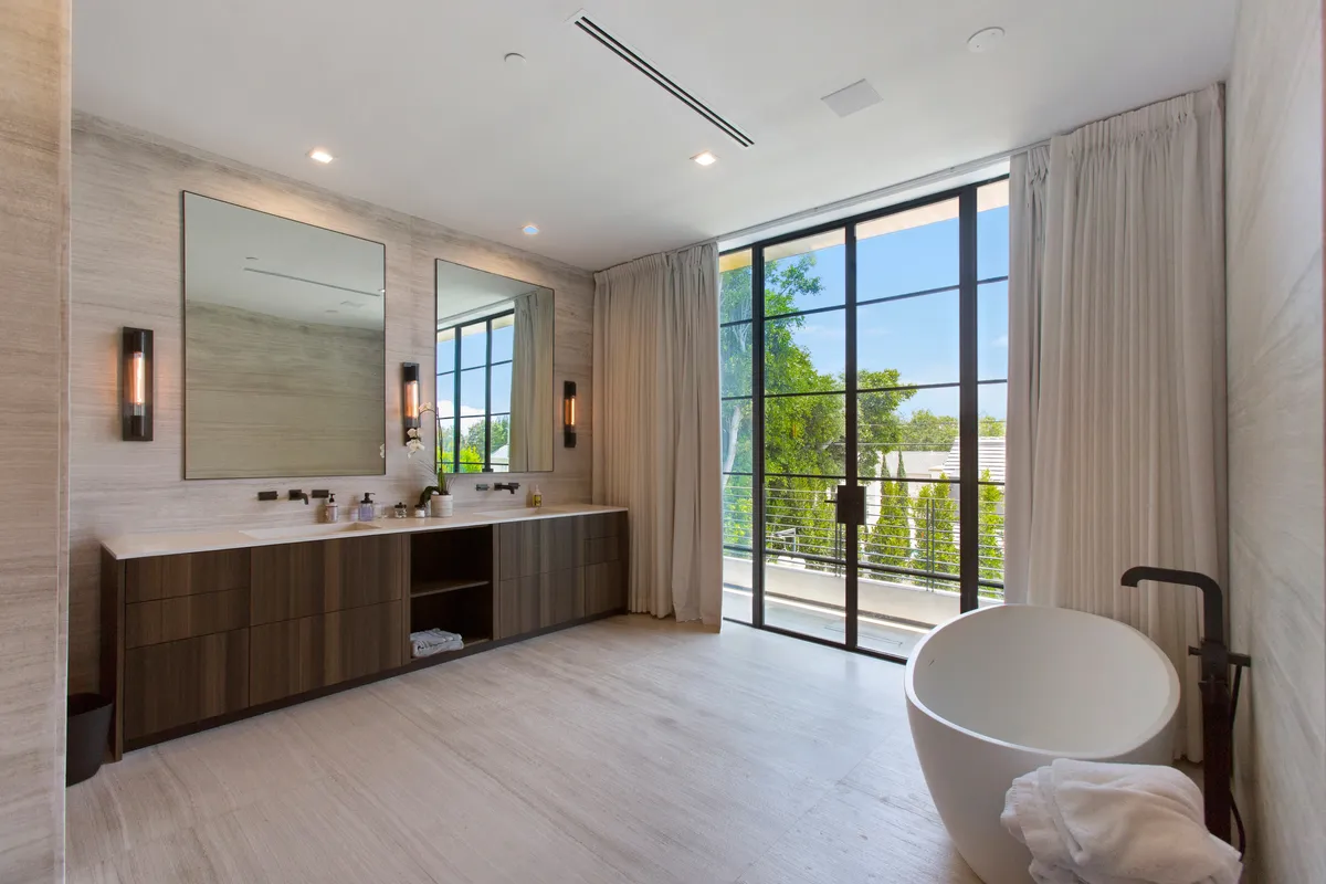 Wander Beverly Hills Escape