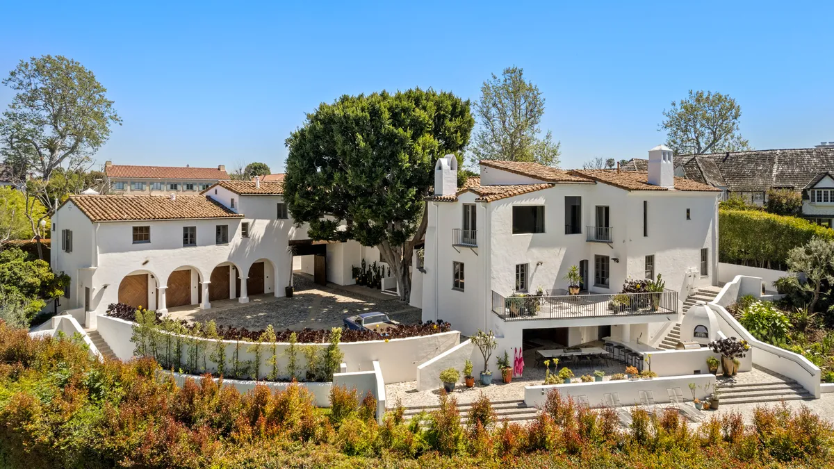Wander Hollywood Hills Allure #66
