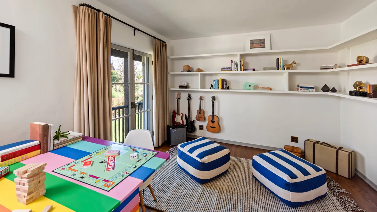 Wander Hollywood Hills Allure #7
