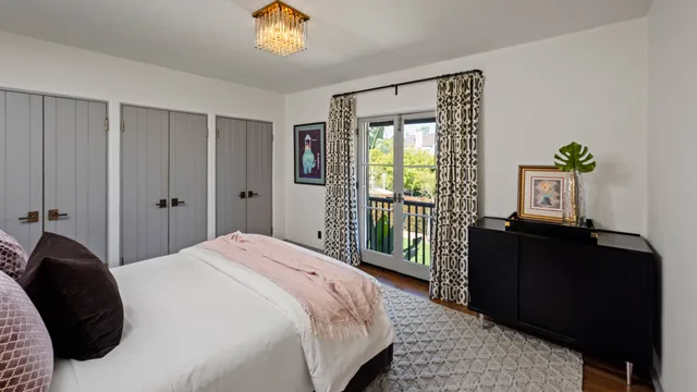Bedroom 6 image 1