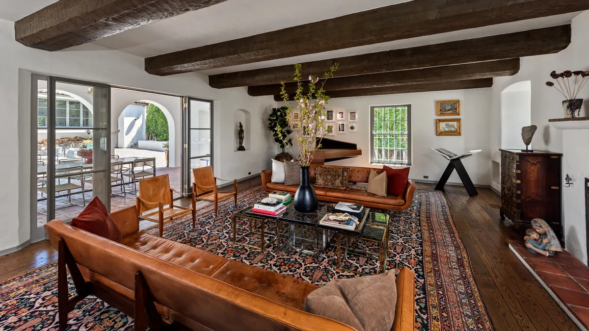 Wander Hollywood Hills Allure #51