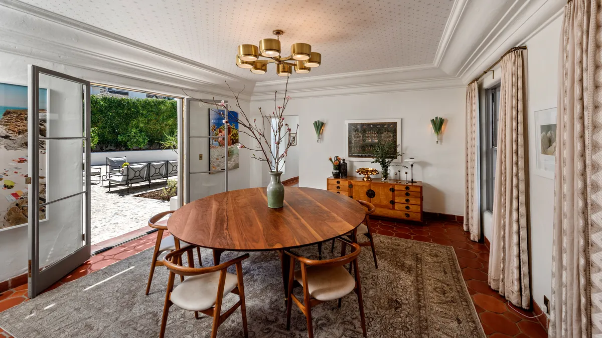 Wander Hollywood Hills Allure #12