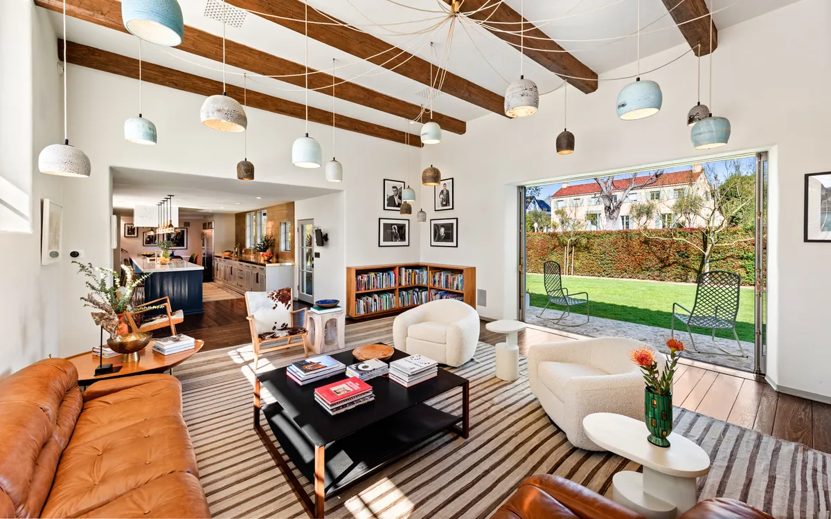Wander Hollywood Hills Allure #70