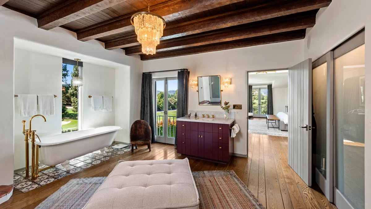 Wander Hollywood Hills Allure #41