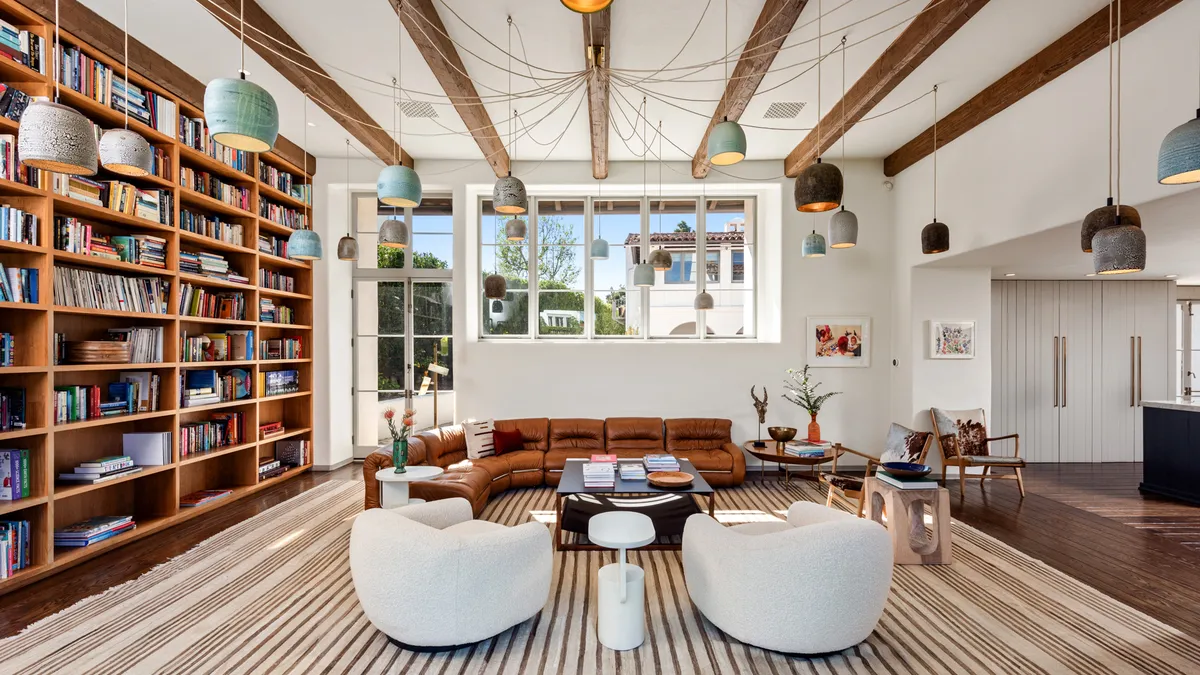 Wander Hollywood Hills Allure #21
