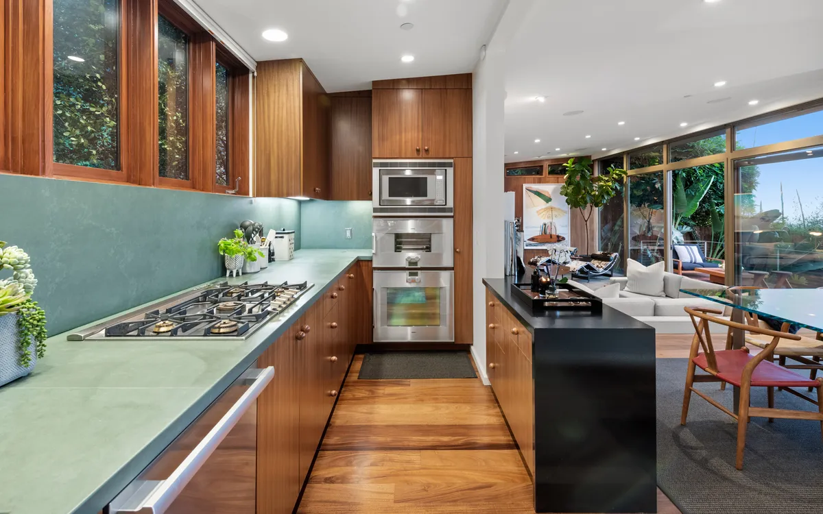 Wander Beverly Hills Gem #22