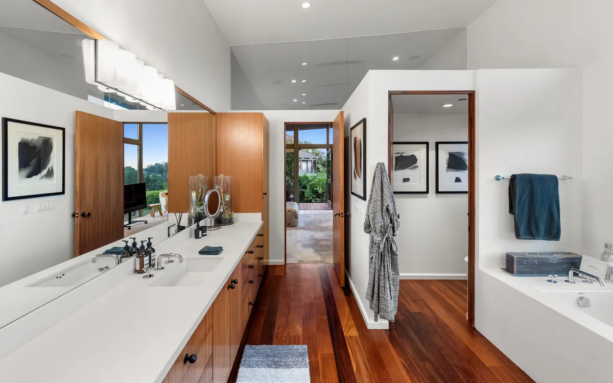 Wander Beverly Hills Gem #13