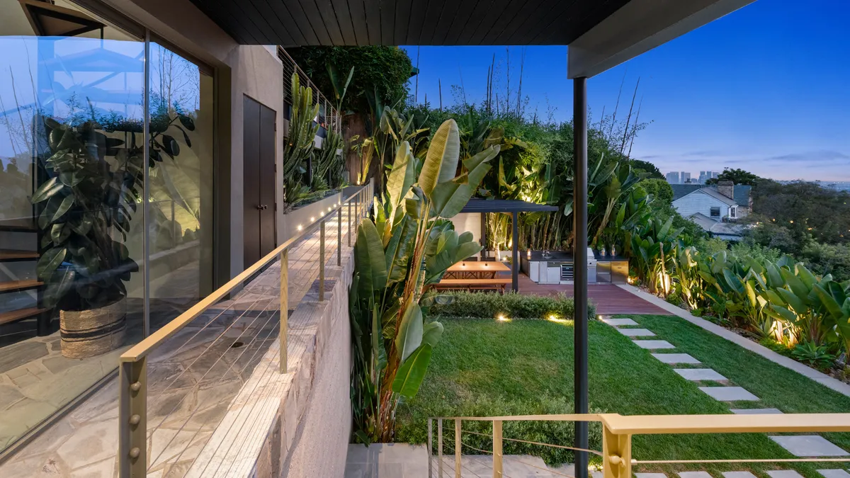 Wander Beverly Hills Gem #30