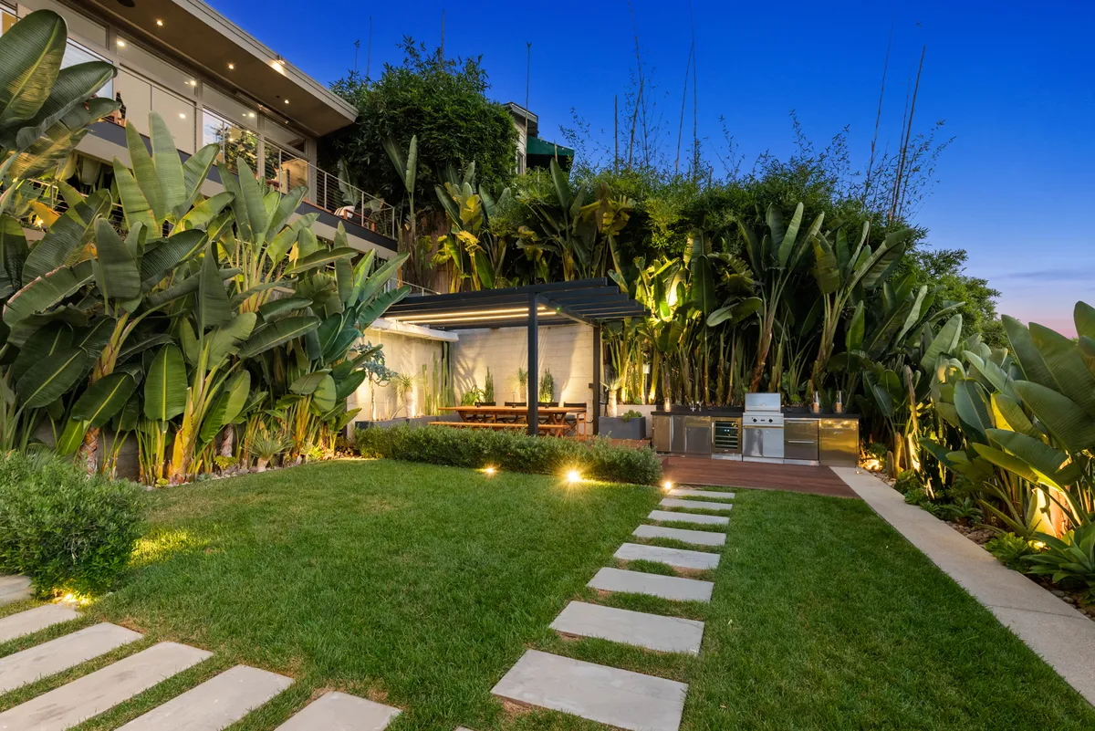 Wander Beverly Hills Gem #17