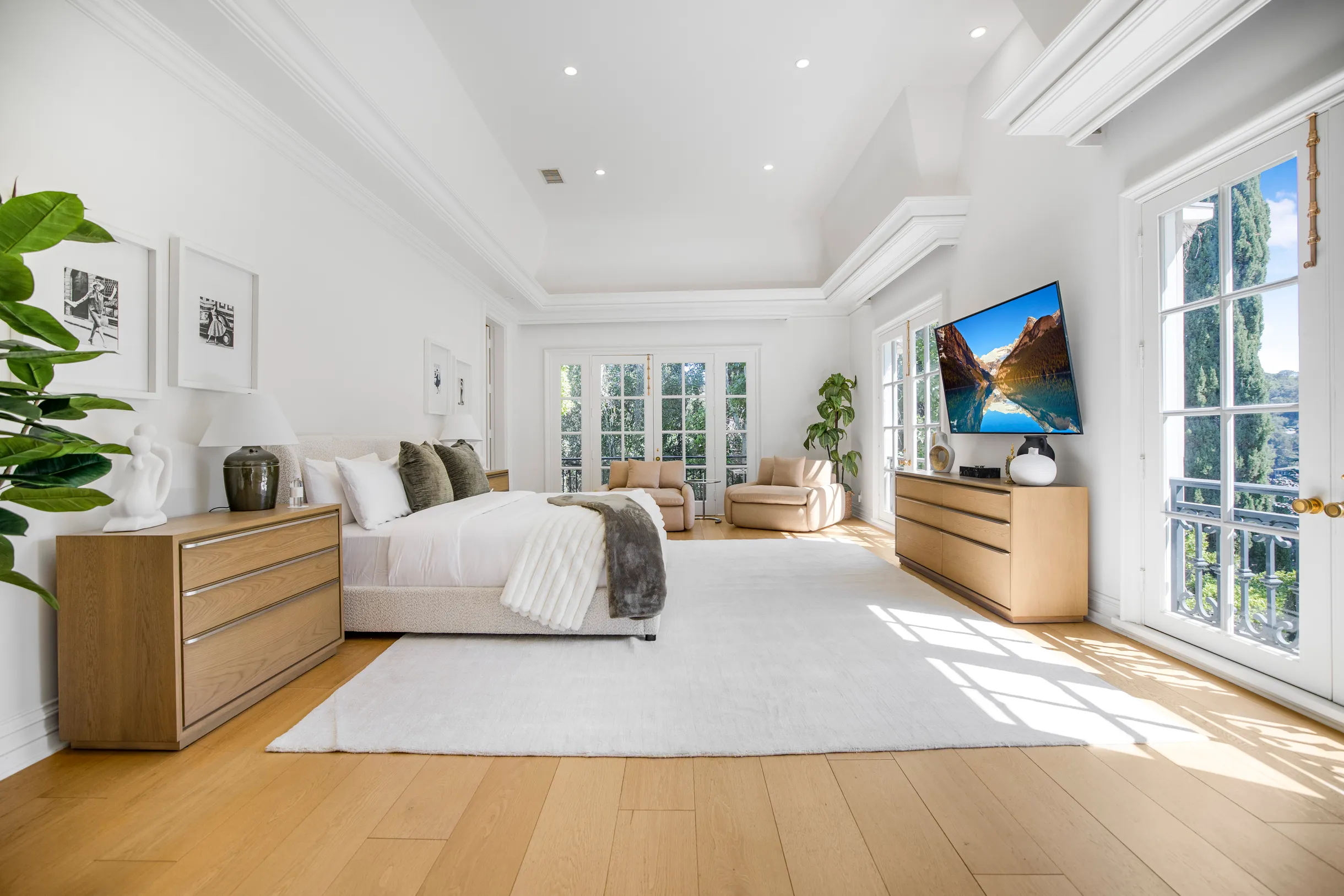 Wander Beverly Hills Villa #12