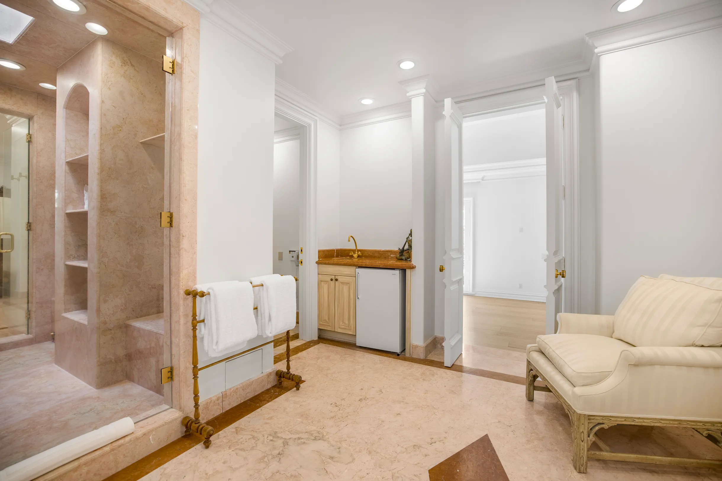 Wander Beverly Hills Villa #52