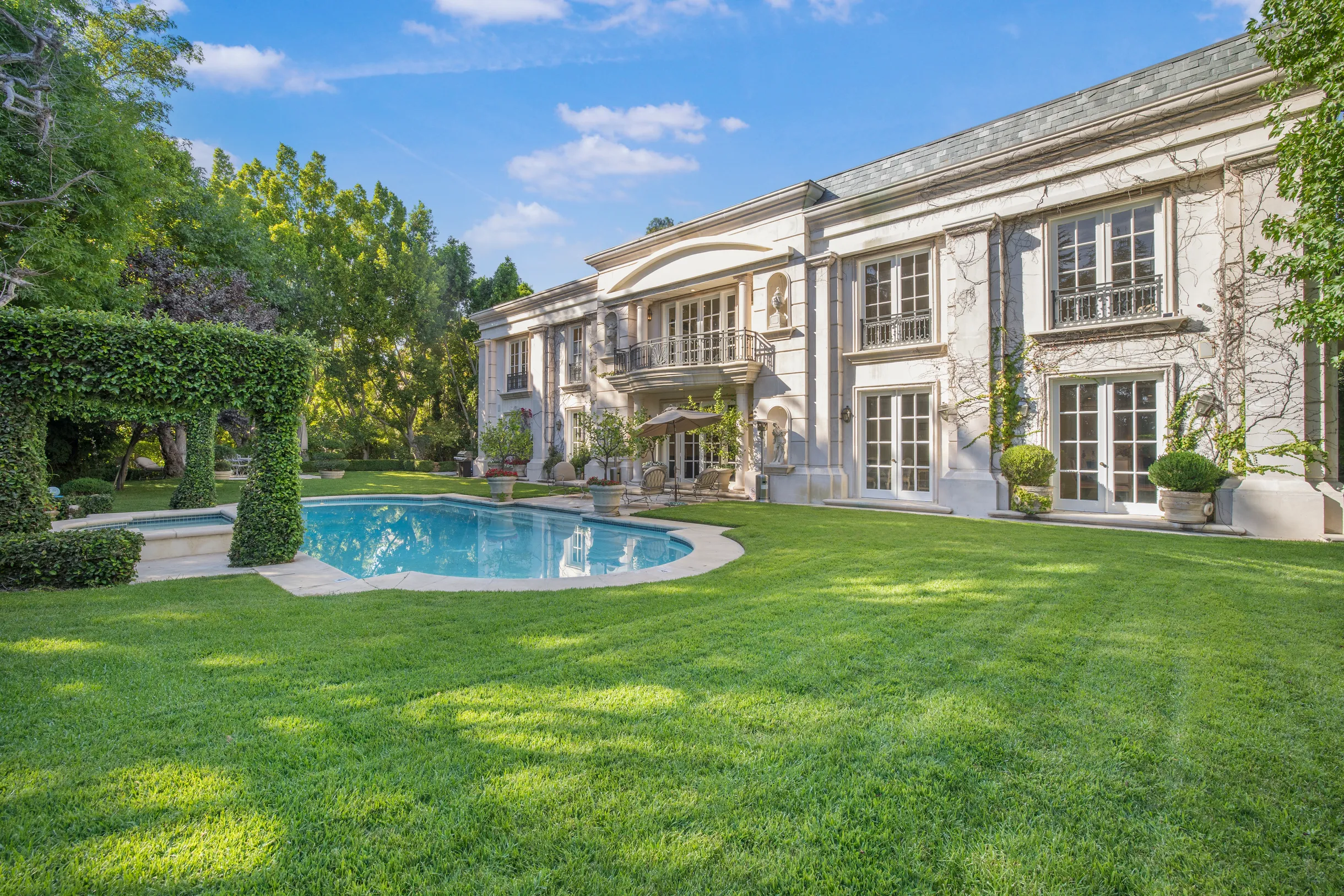 Wander Beverly Hills Villa #43