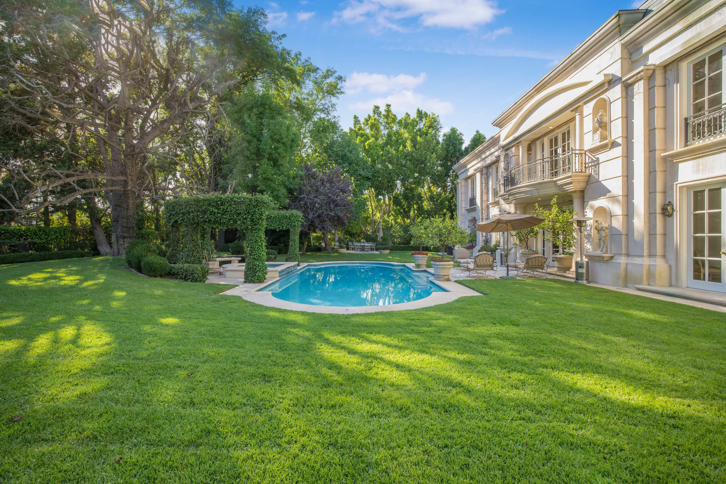 Wander Beverly Hills Villa #54