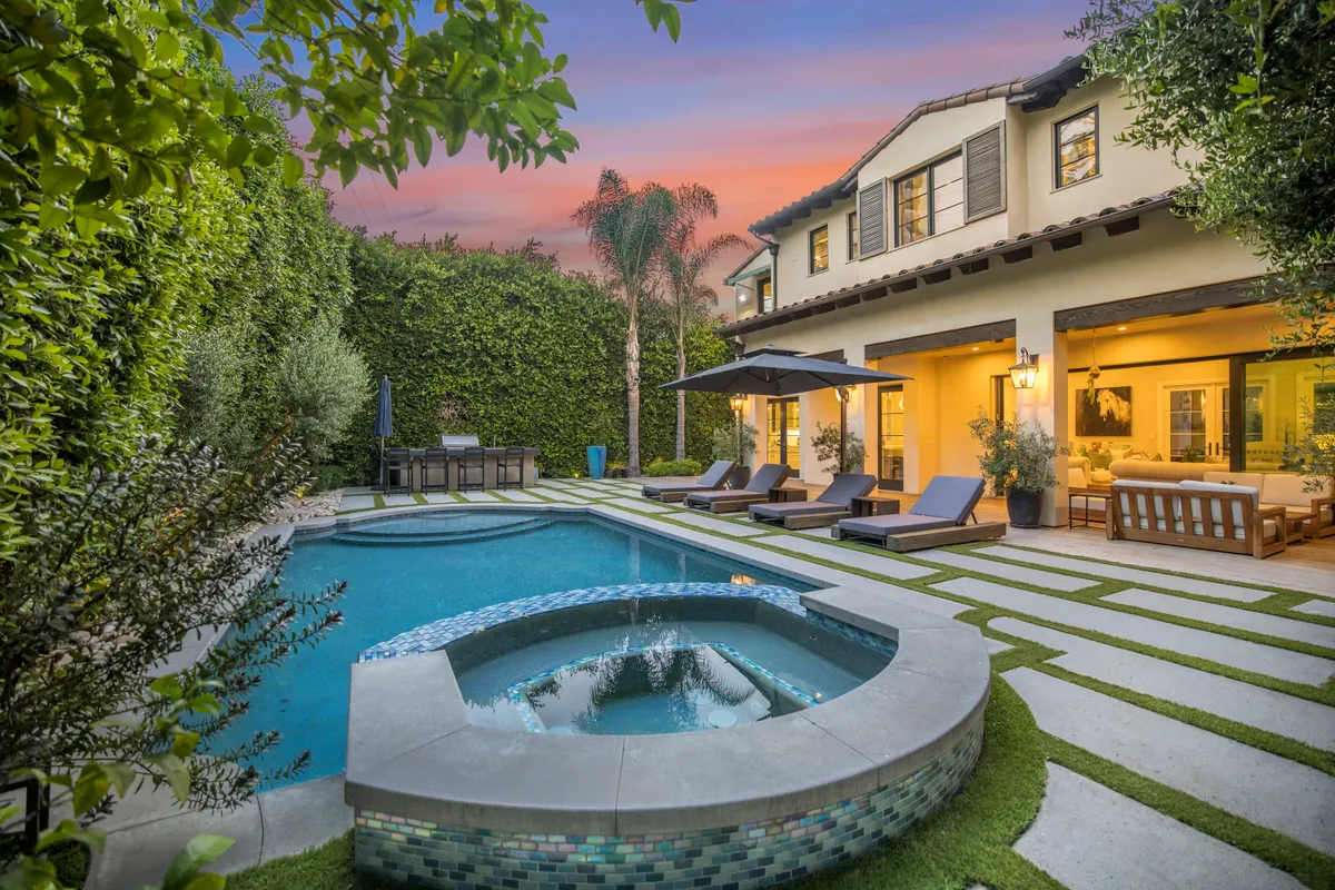 Wander Beverly Hills Glow #1