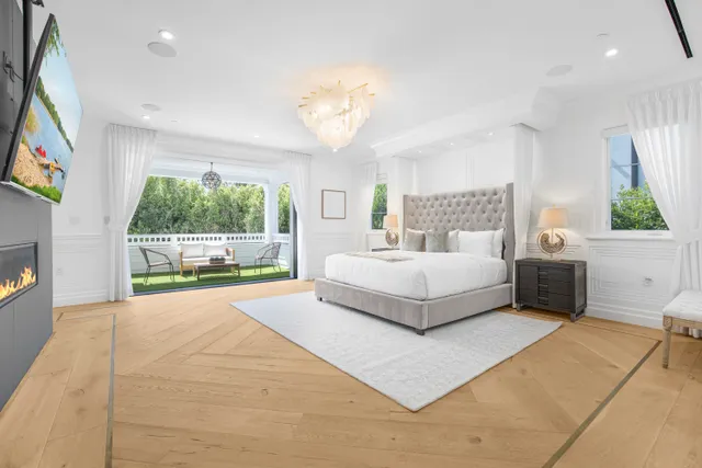 Bedroom 1 image 1