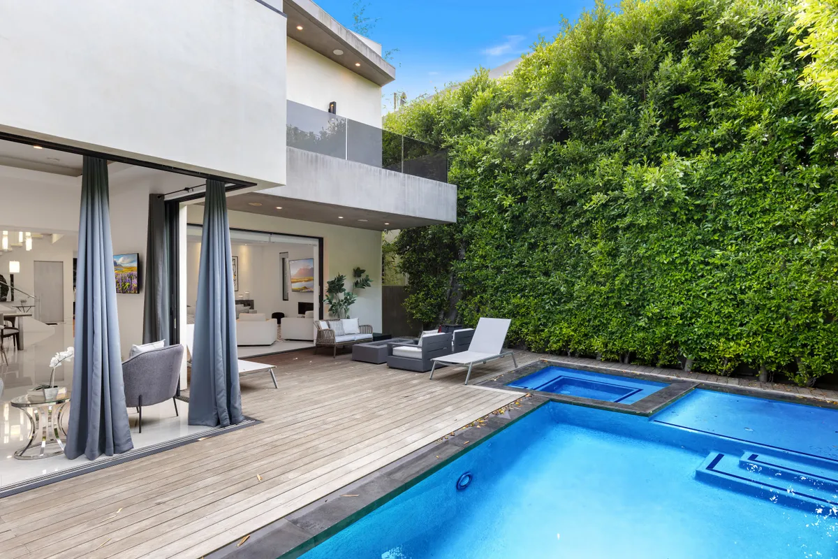 Wander West Hollywood Villa