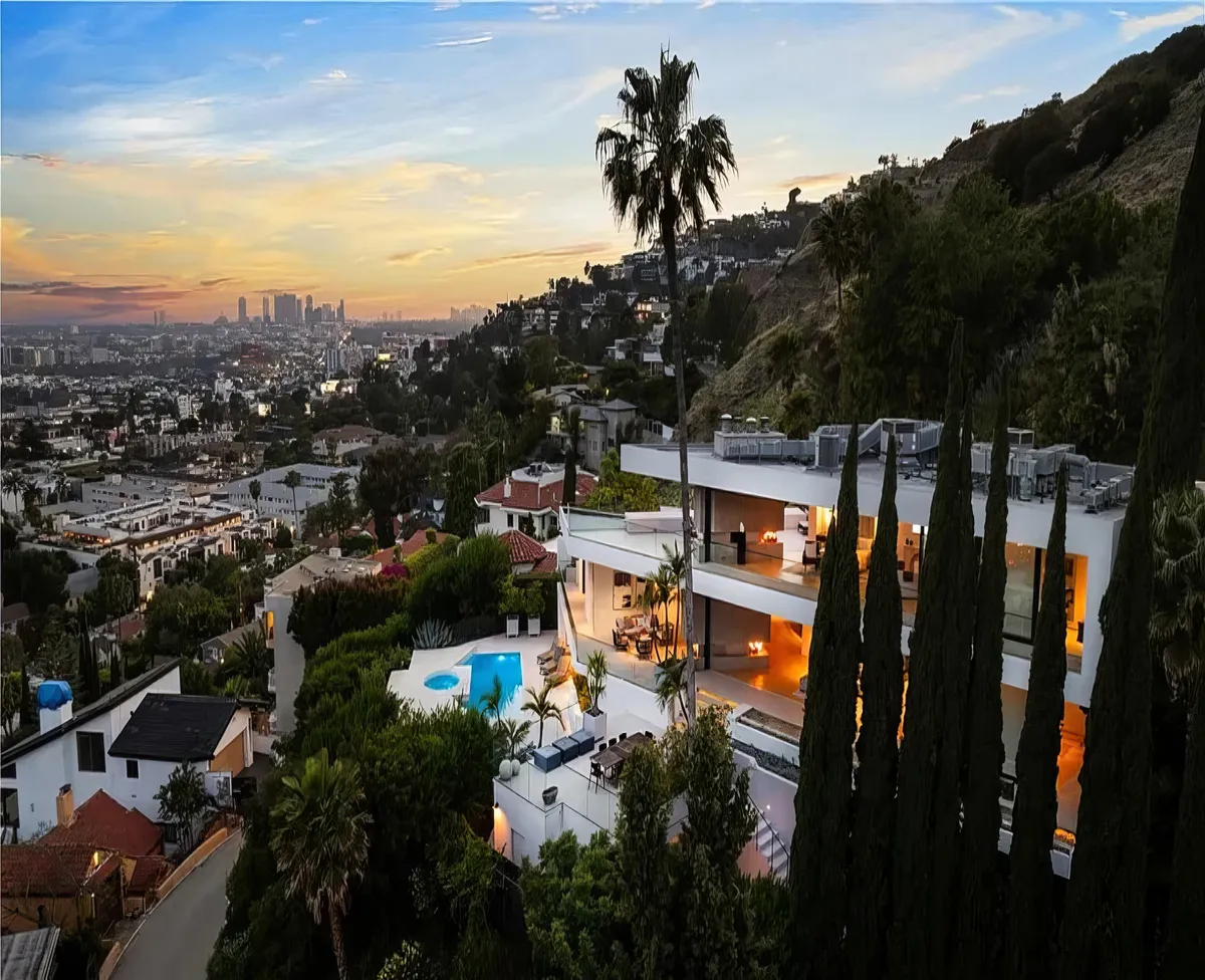 Wander Hollywood Hills Estate