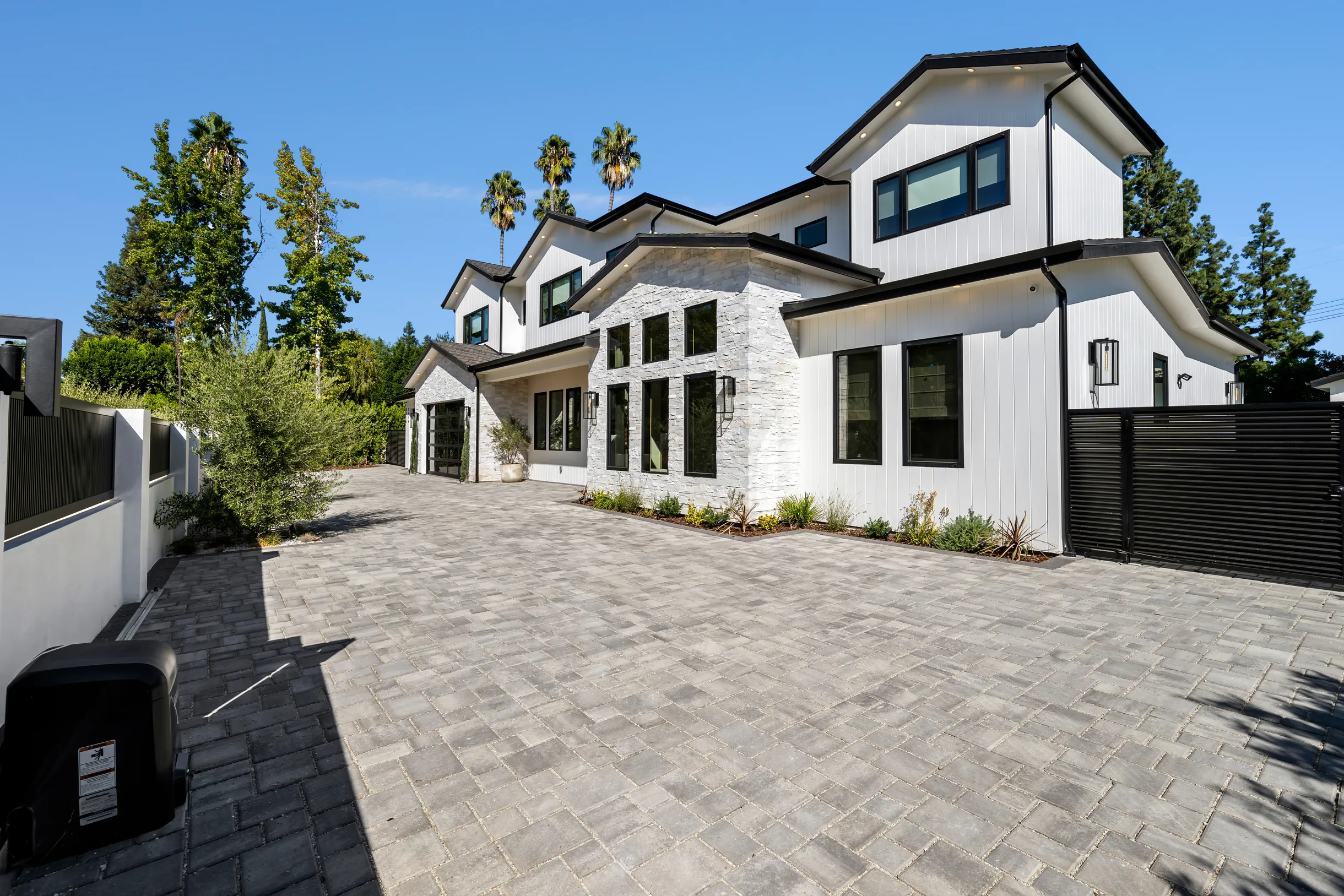 Wander Encino Grove