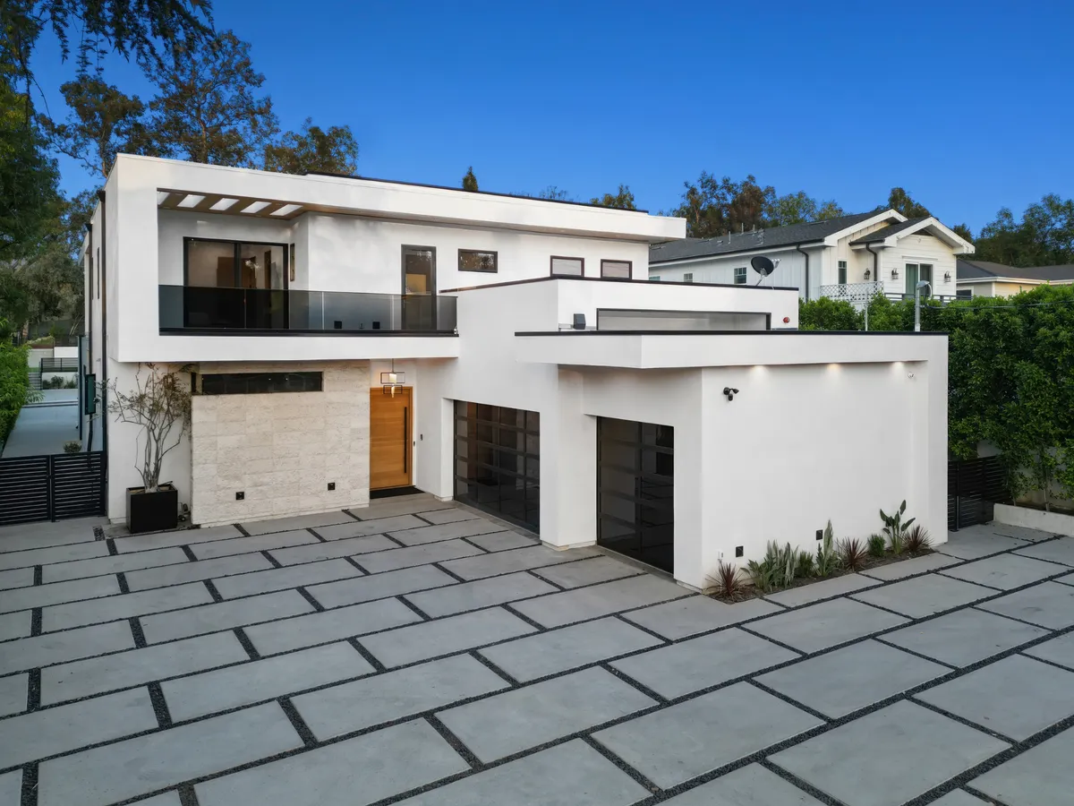 Wander Tarzana Modern #1