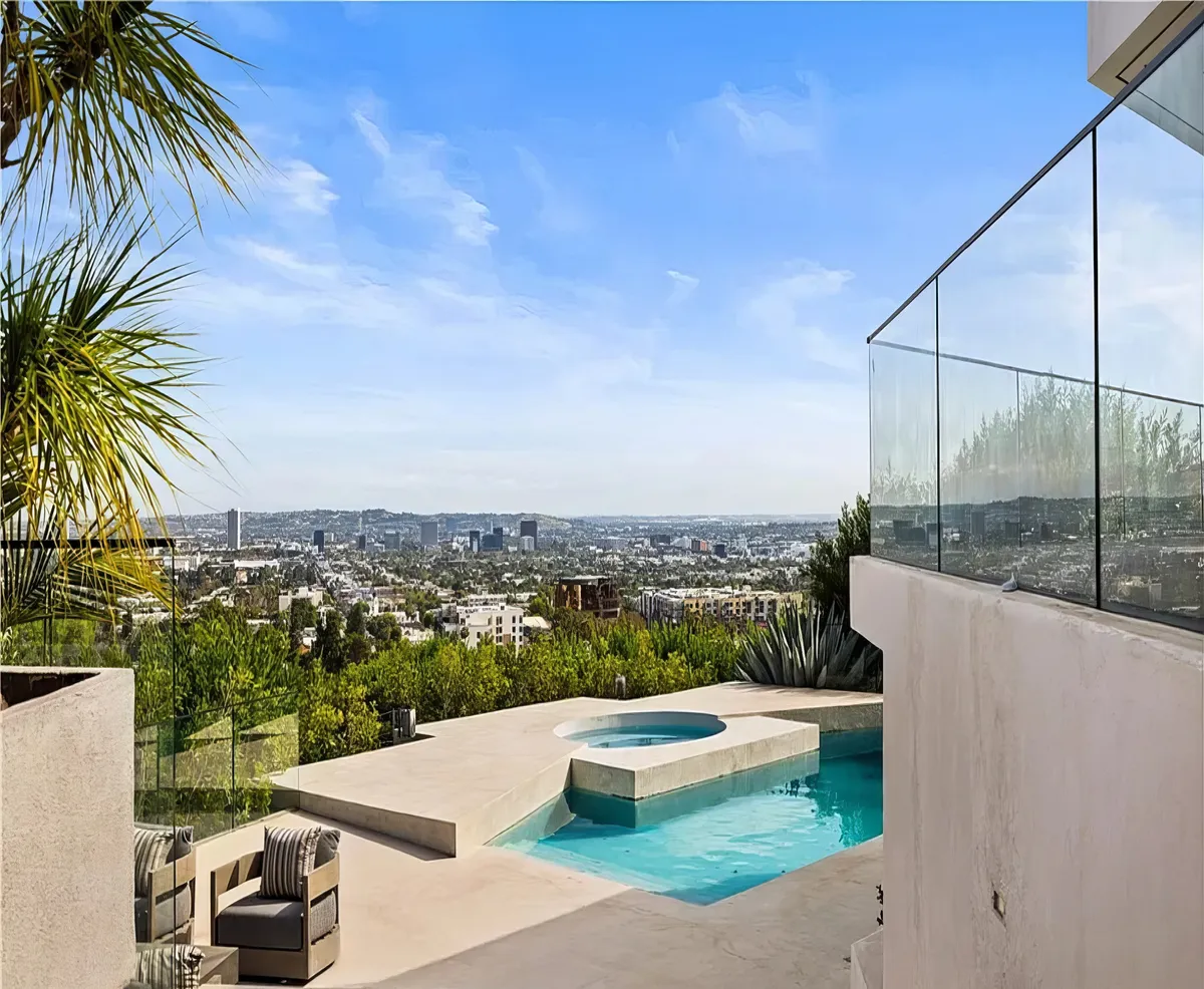 Wander Hollywood Hills Estate #45