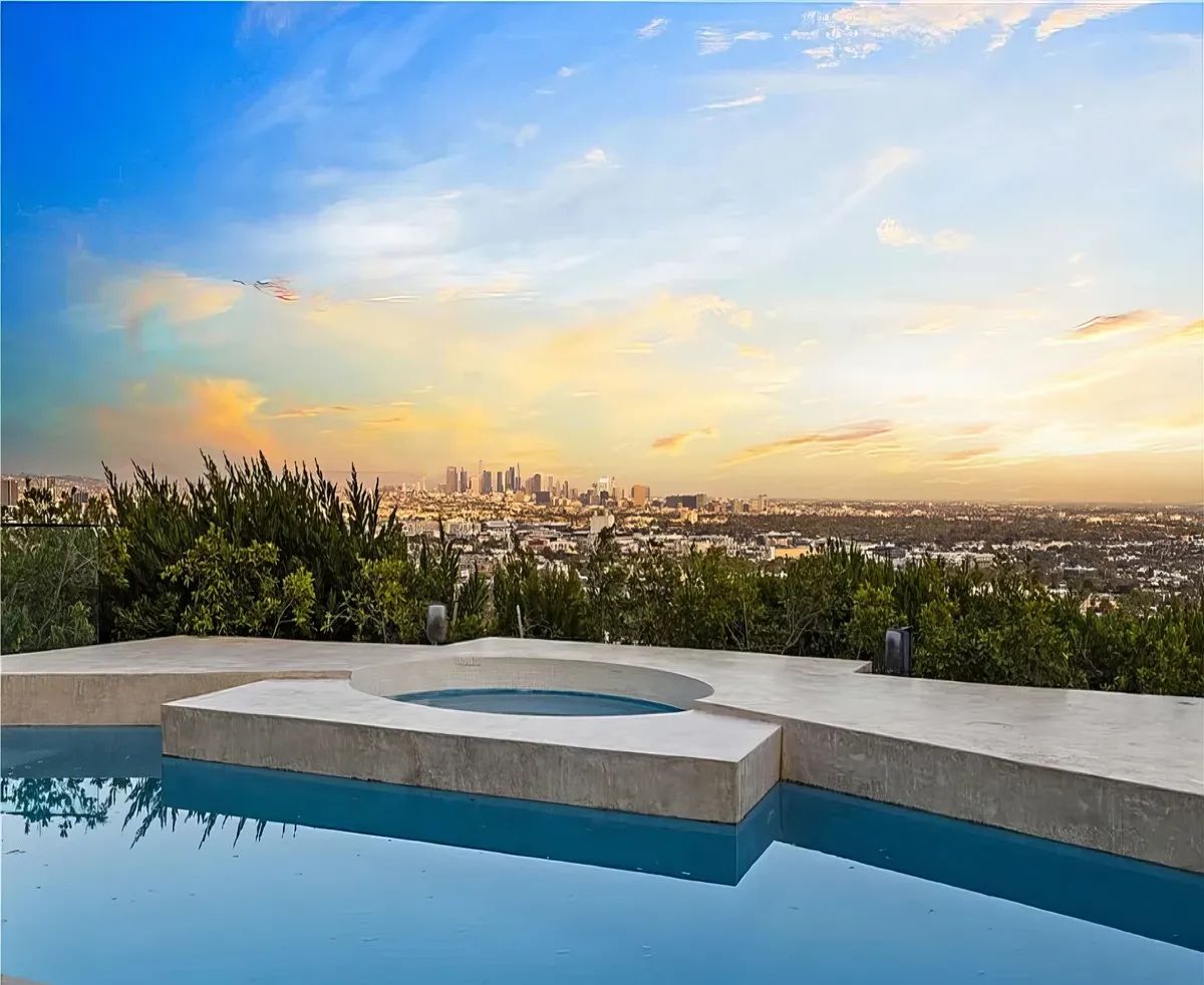 Wander Hollywood Hills Estate #17