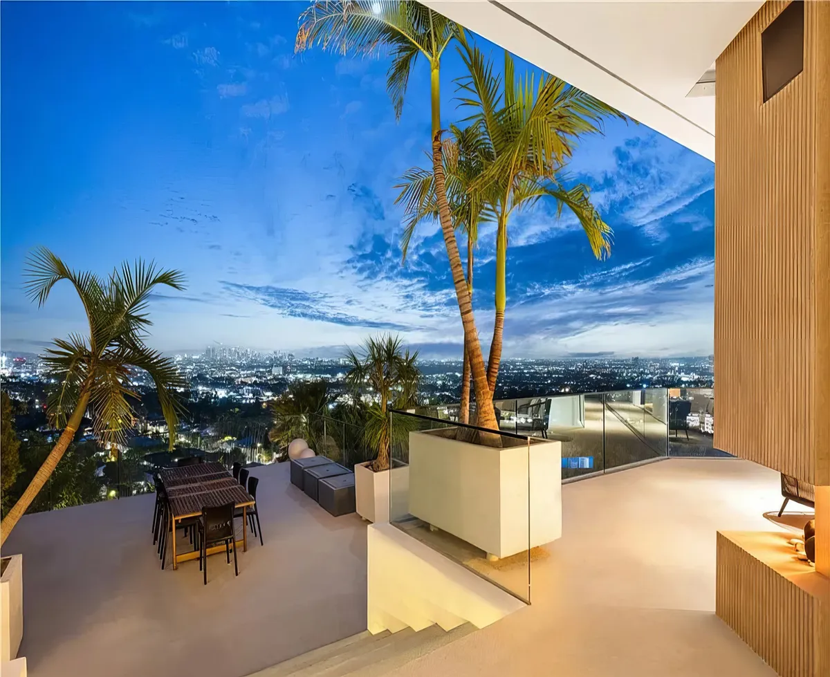 Wander Hollywood Hills Estate #6