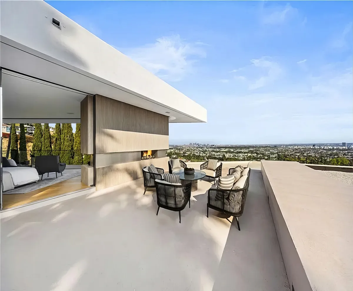 Wander Hollywood Hills Estate #19