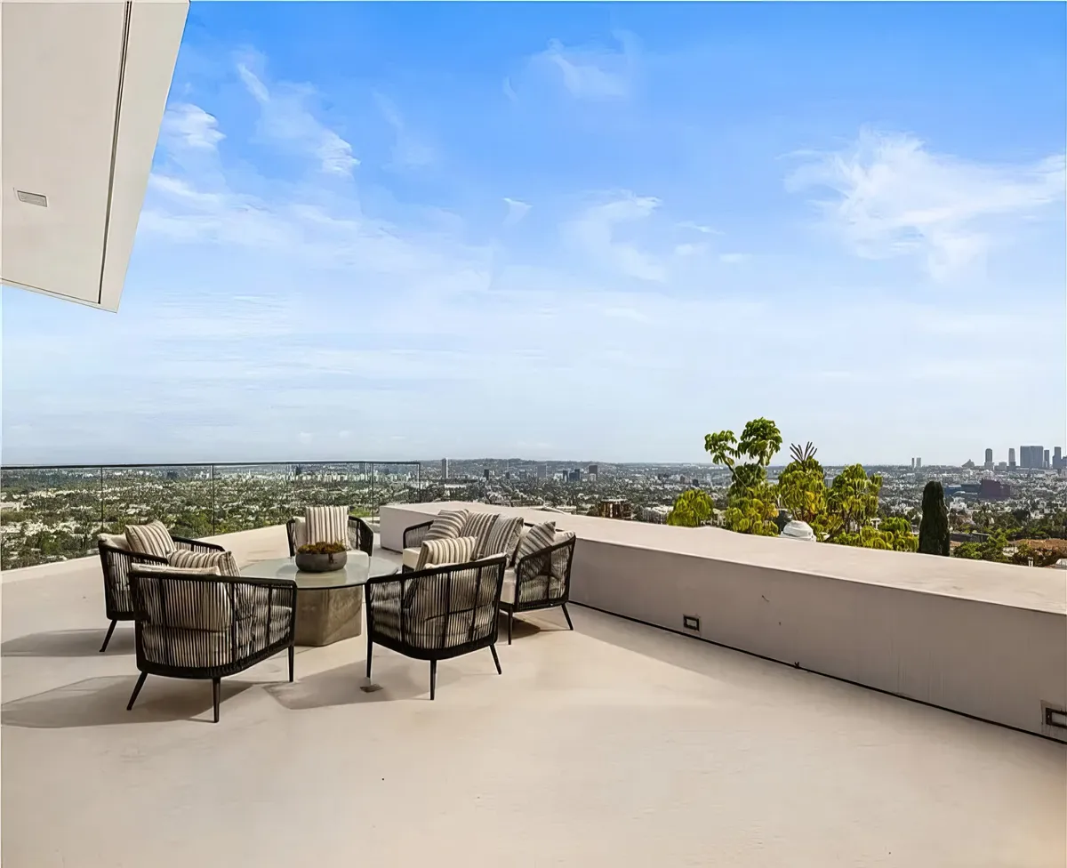 Wander Hollywood Hills Estate #52