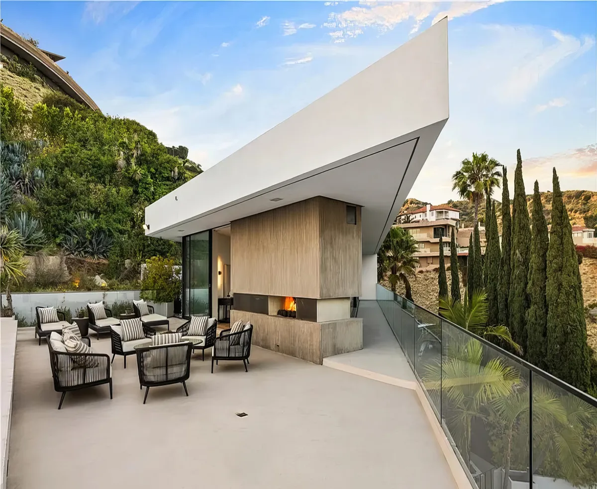 Wander Hollywood Hills Estate #54