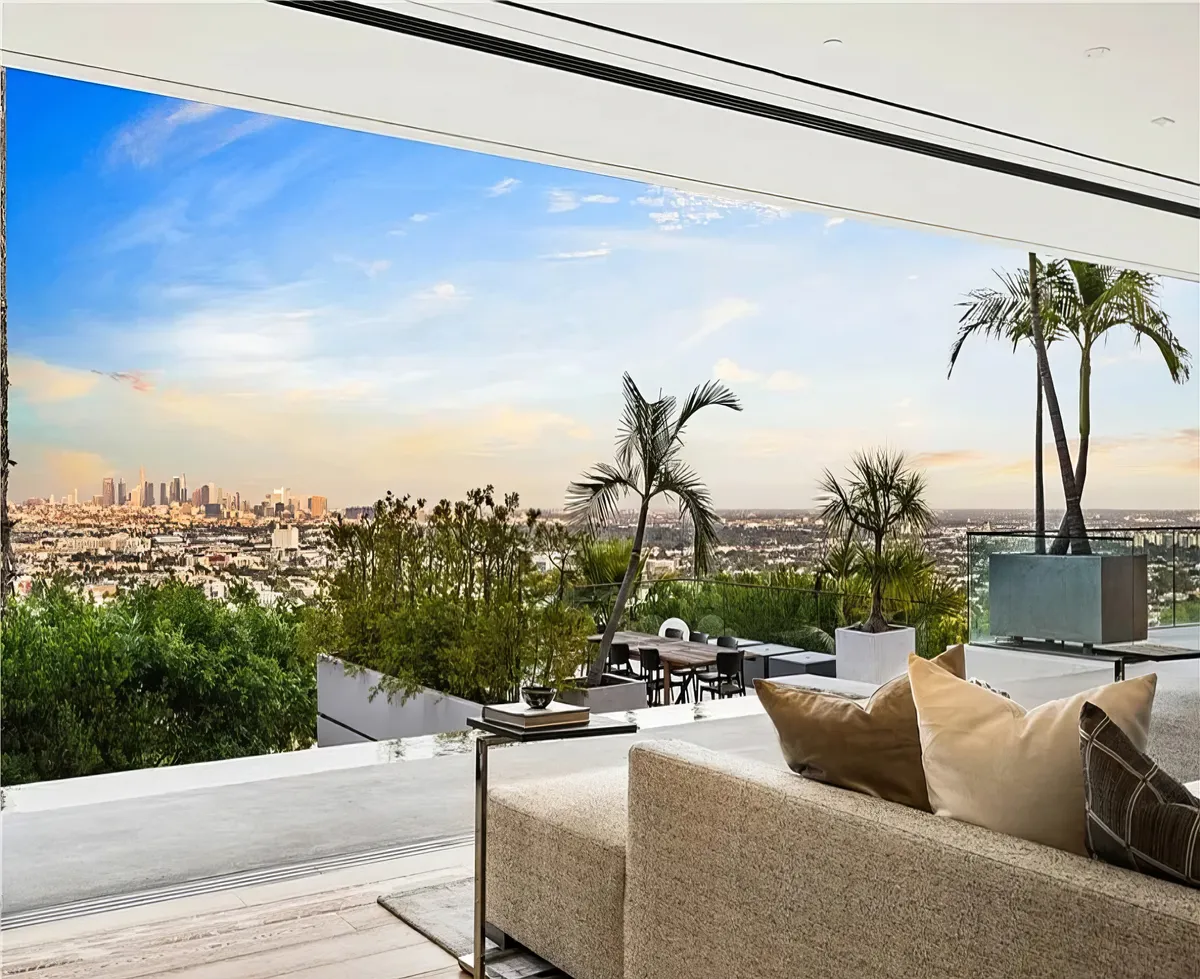 Wander Hollywood Hills Estate #35