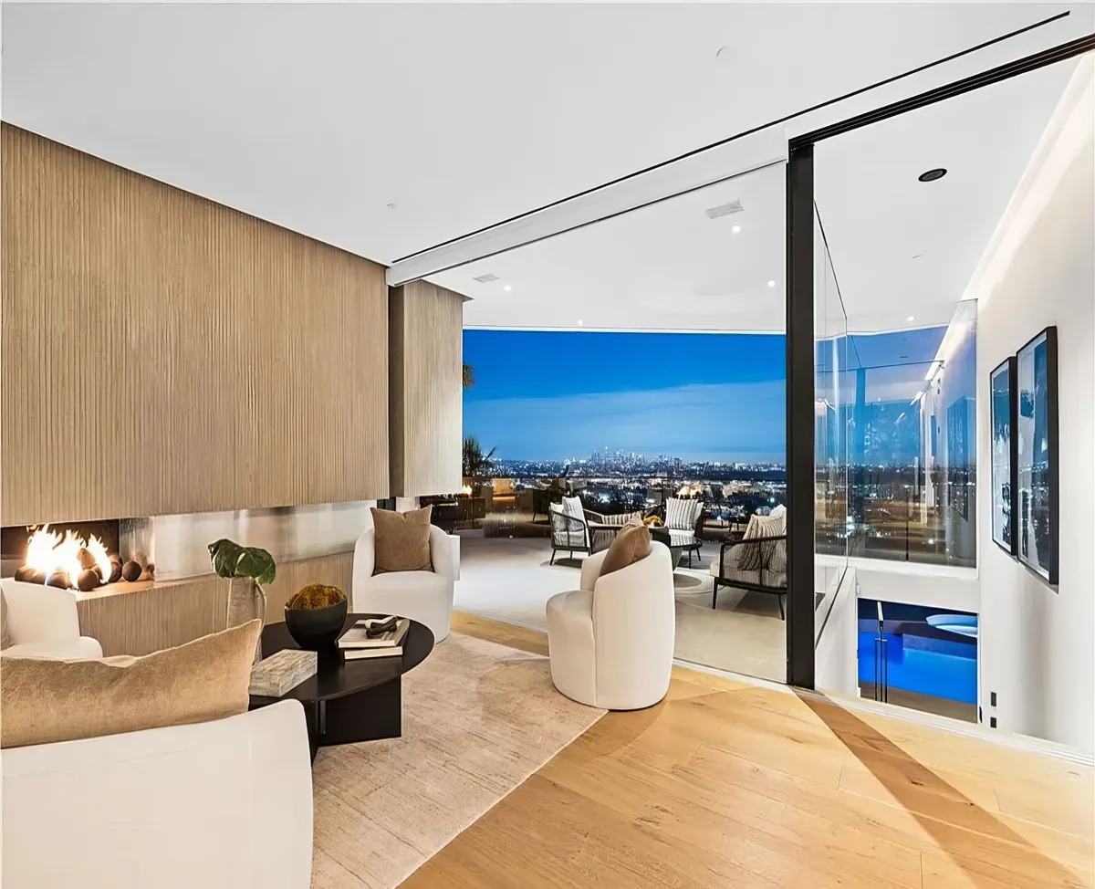 Wander Hollywood Hills Estate #9