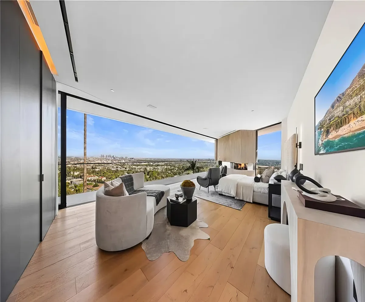 Wander Hollywood Hills Estate #37