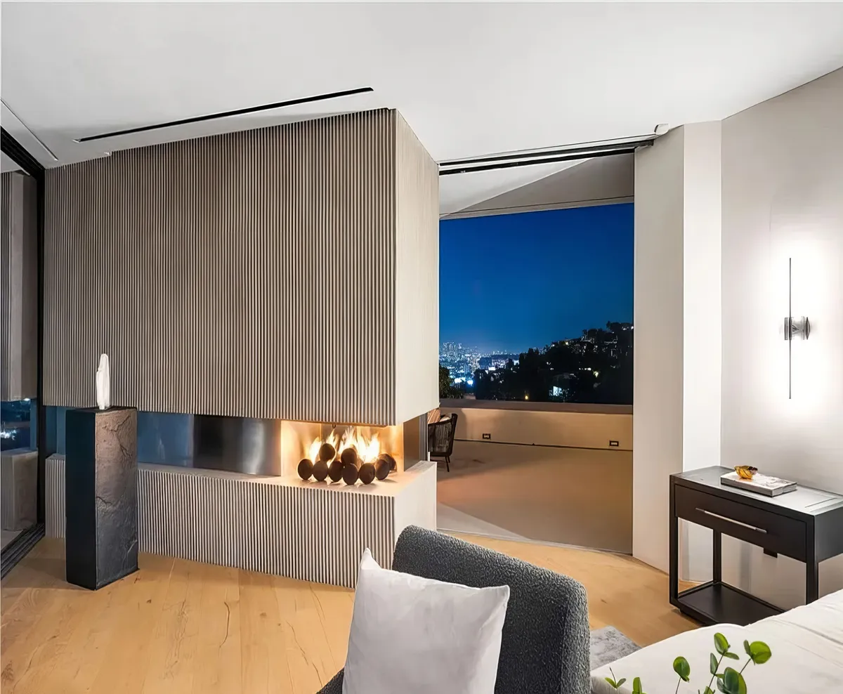 Wander Hollywood Hills Estate #24