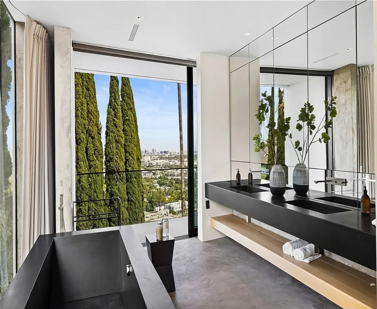 Wander Hollywood Hills Estate #38