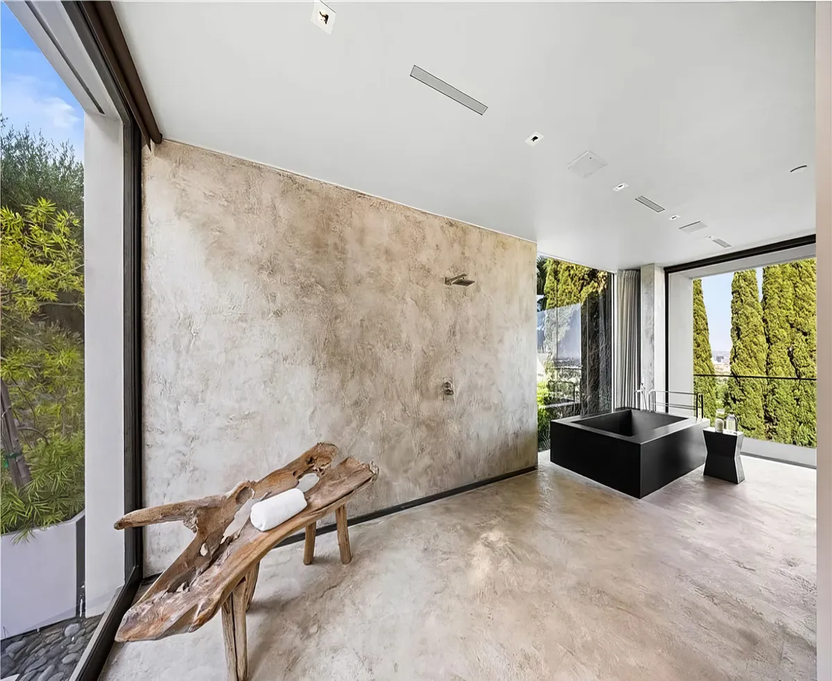 Wander Hollywood Hills Estate #11